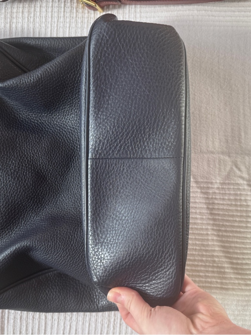 Marc by Marc Jacobs navy leather hobo bag too hot to handle - Picture 3 of 6
